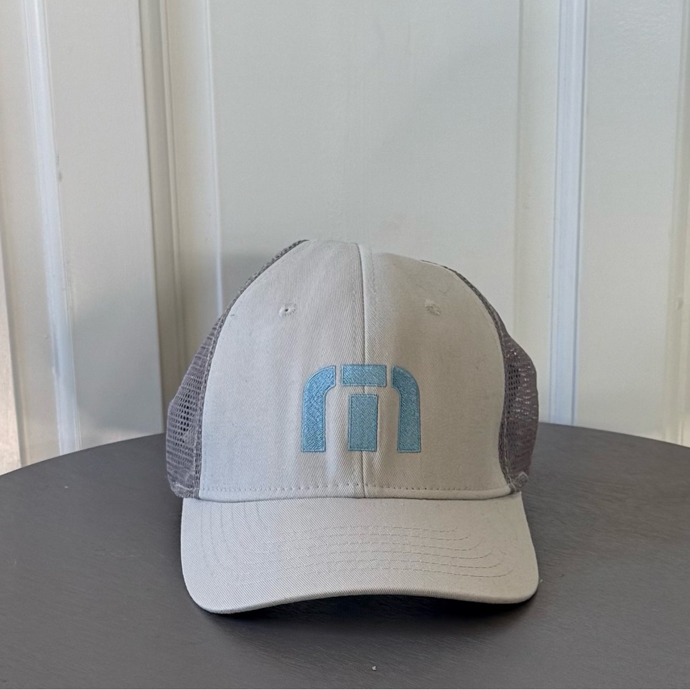 Travis Mathew Embroidered Snapback Mesh Golf Hat Like New - Men's OS
